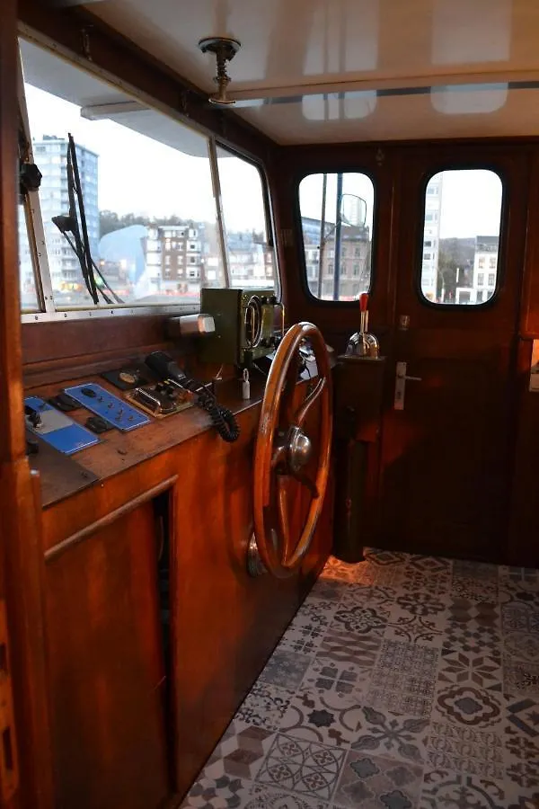 La Cabine Du Capitaine Lüttich 0*,
